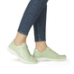 Grüne remonte Damen Schnürschuhe D1E07-52 mit der Komfortweite G. Schuh am Fuß.