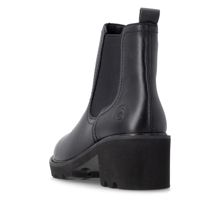 Schwarze remonte Chelsea Boots D0A70-00 mit Reißverschluss sowie Komfortweite G. Schuh von hinten.