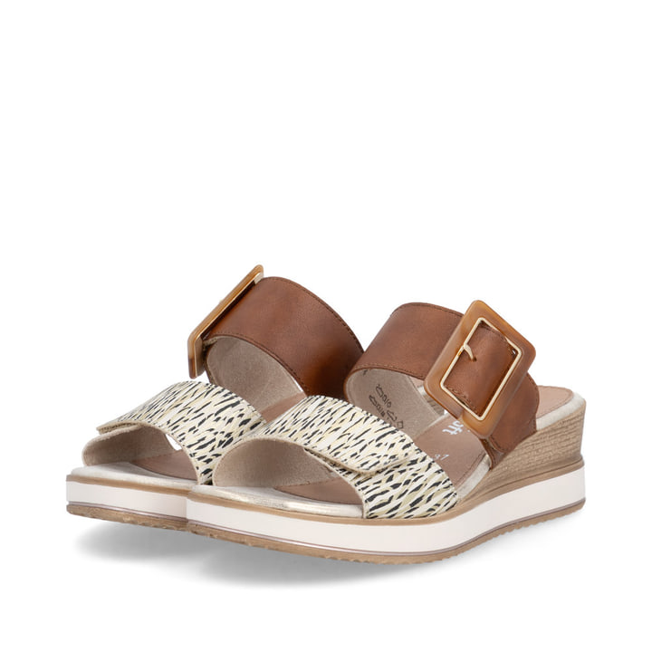Mules remonte marron pour femme D6463-24 avec boucle tendance. Chaussures inclinées sur le côté.