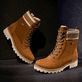 Braune remonte Damen Schnürstiefel D0W77-22 mit wasserabweisender TEX-Membran. Schuh auf schwarzem Hintergrund.