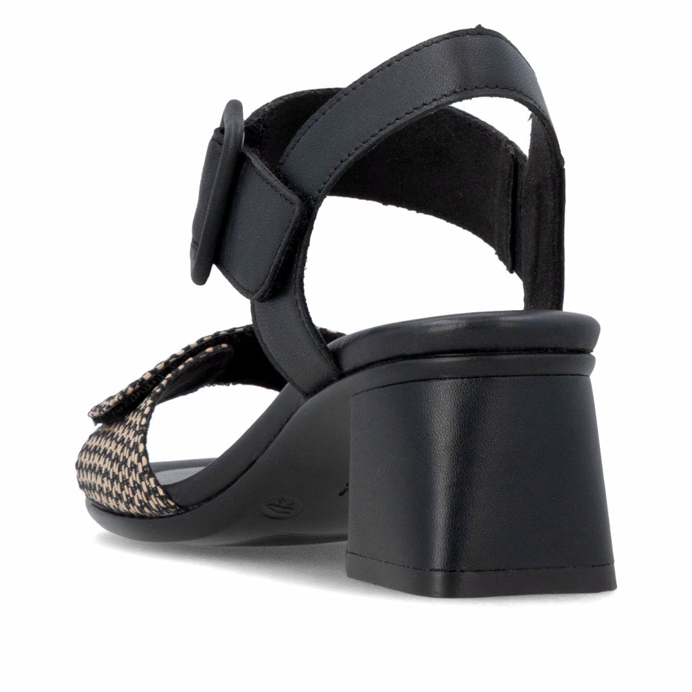 Schwarze remonte Riemchensandaletten D1K51-04 mit einem Klettverschluss. Schuh von hinten.