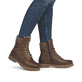 Nussbraune remonte Damen Schnürstiefel D9378-22 mit Flip-Grip Sohle. Schuh am Fuß.