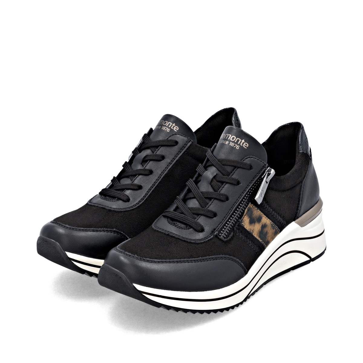Vegane, schwarze remonte Damen Sneaker D0T09-04 mit einem Reißverschluss. Schuhpaar seitlich schräg.