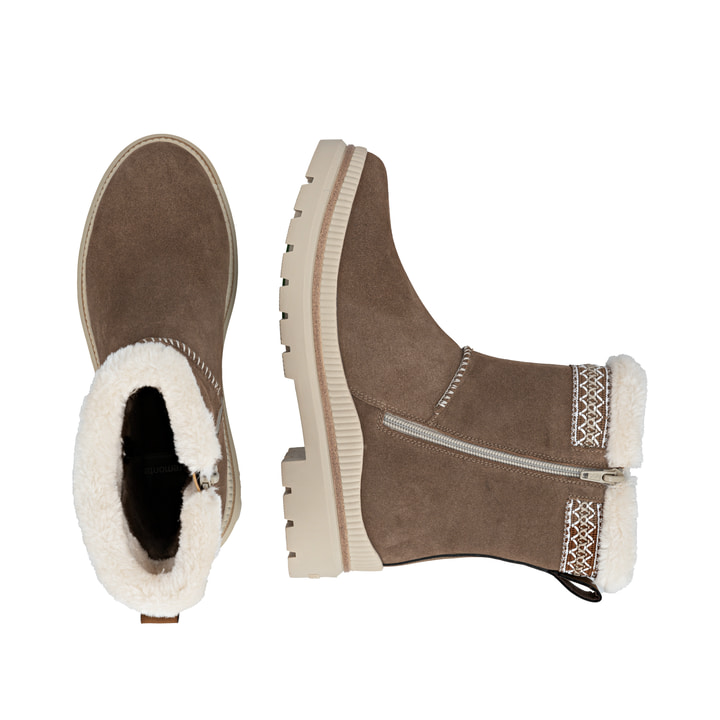 Braune remonte Damen Kurzstiefel D0C83-20 mit griffiger Glass-Fibre Sohle. Schuh von oben, liegend.