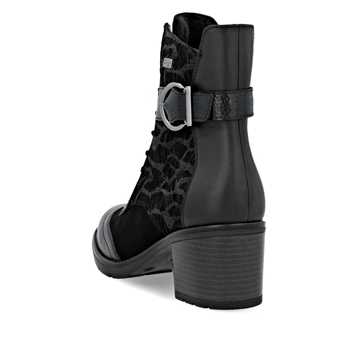 Schwarze remonte Damen Stiefeletten D2A77-02 mit wasserabweisender TEX-Membran. Schuh von hinten.