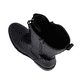 Schwarze remonte Hochschaftstiefel D2W71-00 mit Deko-Schnalle. Schuh von oben, liegend.