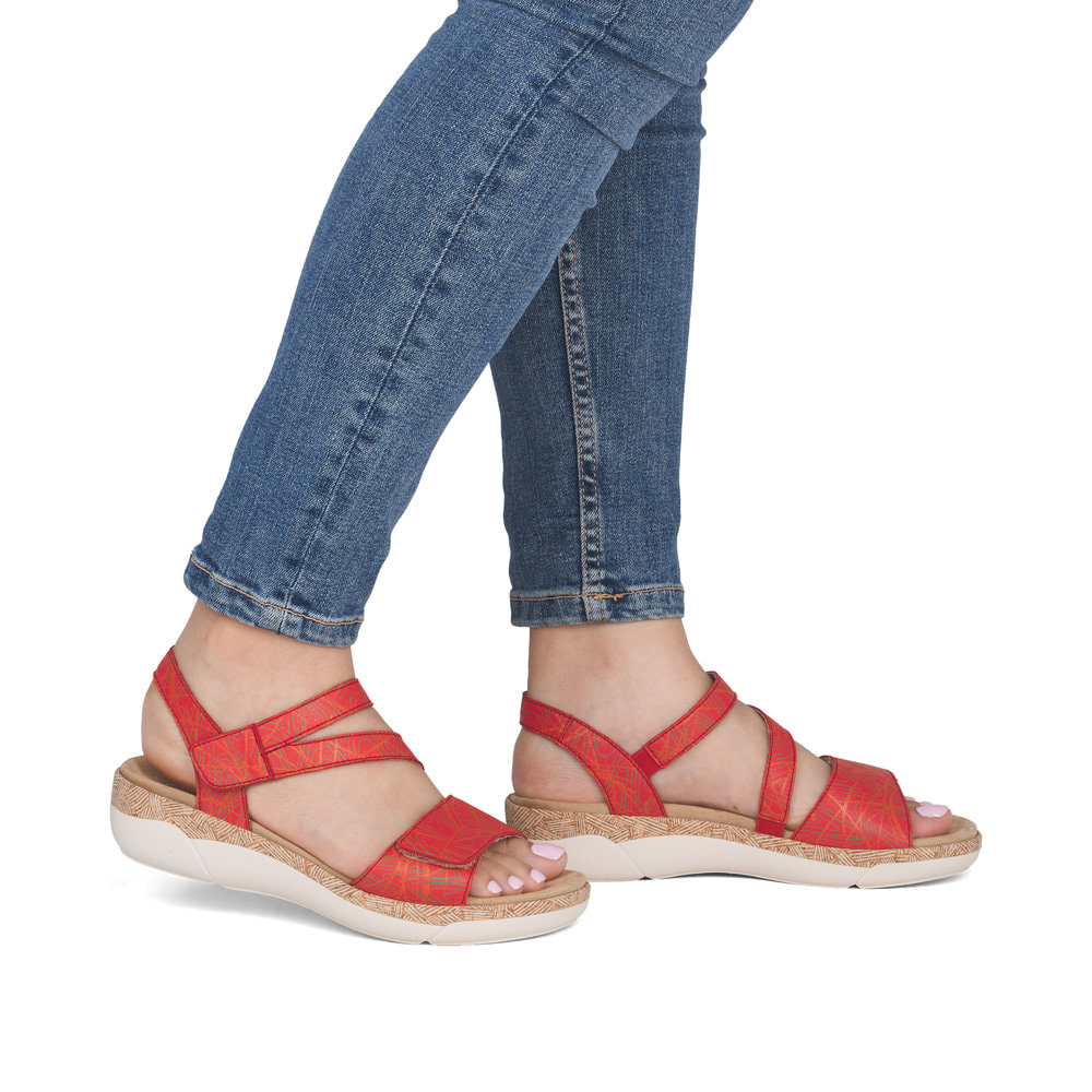Sandales à lanières remonte rouges femme R6860-33 avec fermeture velcro. Chaussure au pied.