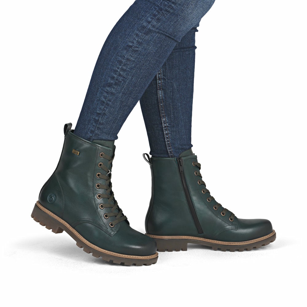Grüne remonte Damen Schnürstiefel D3C70-54 mit wasserabweisender TEX-Membran. Schuh am Fuß.