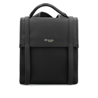 Shoppe jetzt den remonte Rucksack Q0532-00 in Schwarz mit Überschlag, Reißverschluss und Innfenfach. Vorderseite.