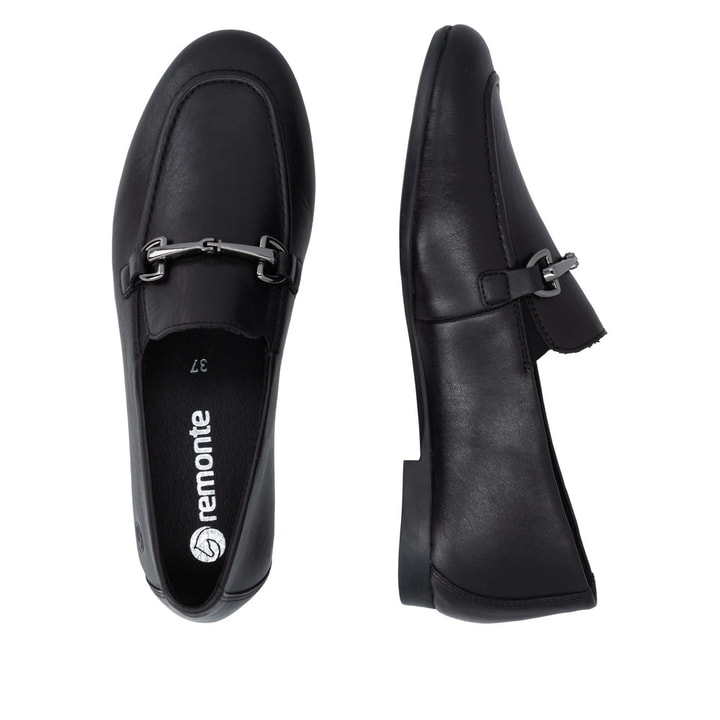 Schwarze remonte Damen Loafer D0K13-00 mit einem Gummizug. Schuh von oben, liegend.