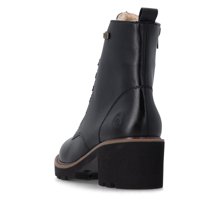 Schwarze remonte Damen Schnürstiefel D0A81-03 mit wasserabweisender TEX-Membran. Schuh von hinten.