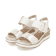 Beige remonte Keilsandaletten D6453-61 mit einem Klettverschluss. Schuhpaar seitlich schräg.