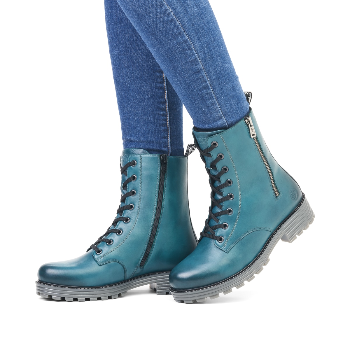 
Cyanblaue remonte Damen Schnürstiefel D0W71-12 mit Schnürung und Reißverschluss. Schuh am Fuß