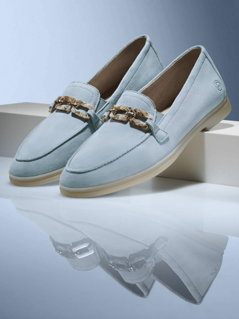 Frühlingshafte remonte Loafer D2F00-12 in blau.