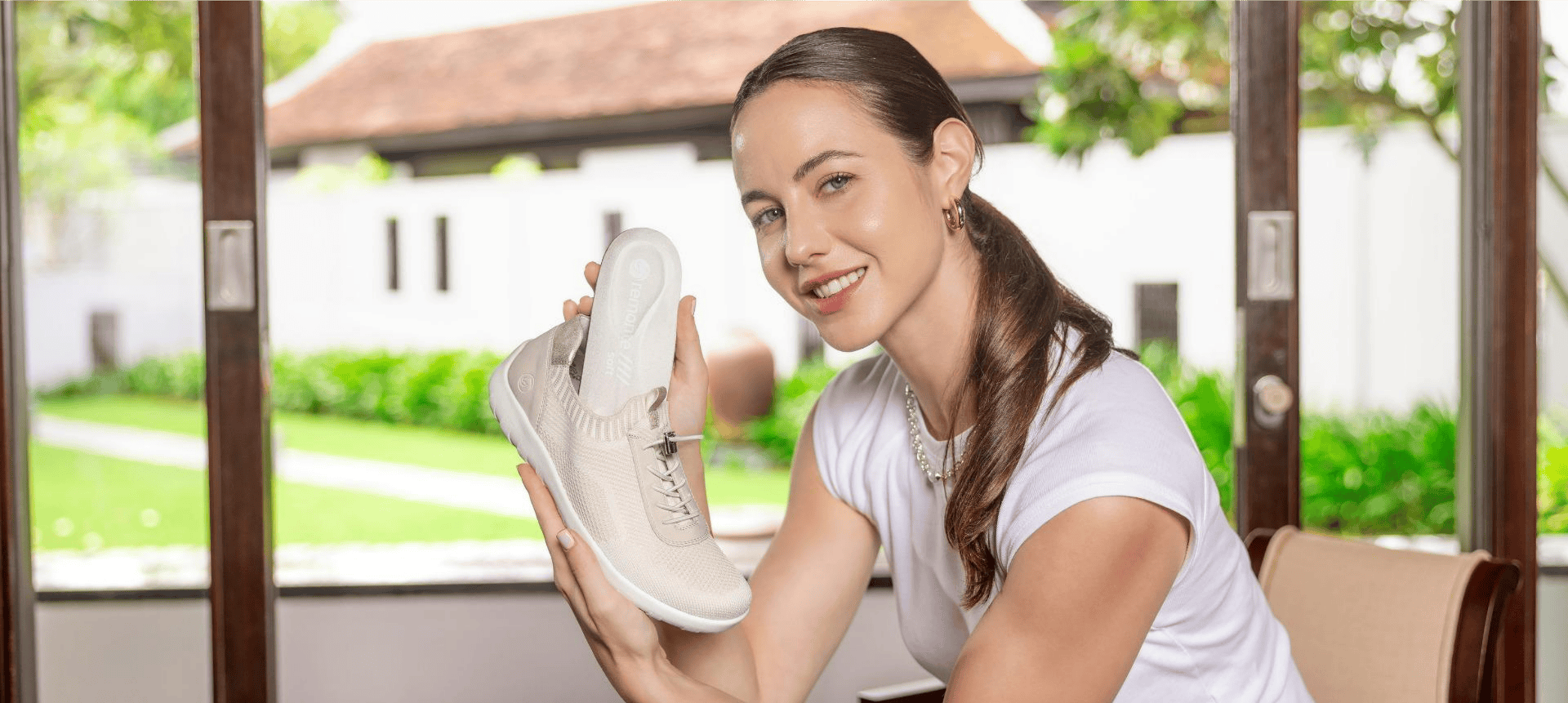 Shoes with removable insole from remonte.