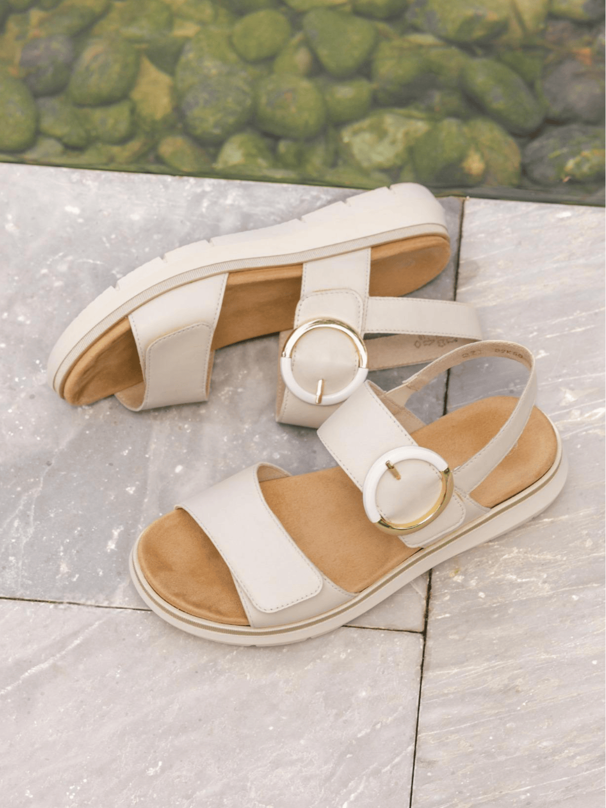 Détails des sandales à lanières d2k50-80 estivales de remonte.