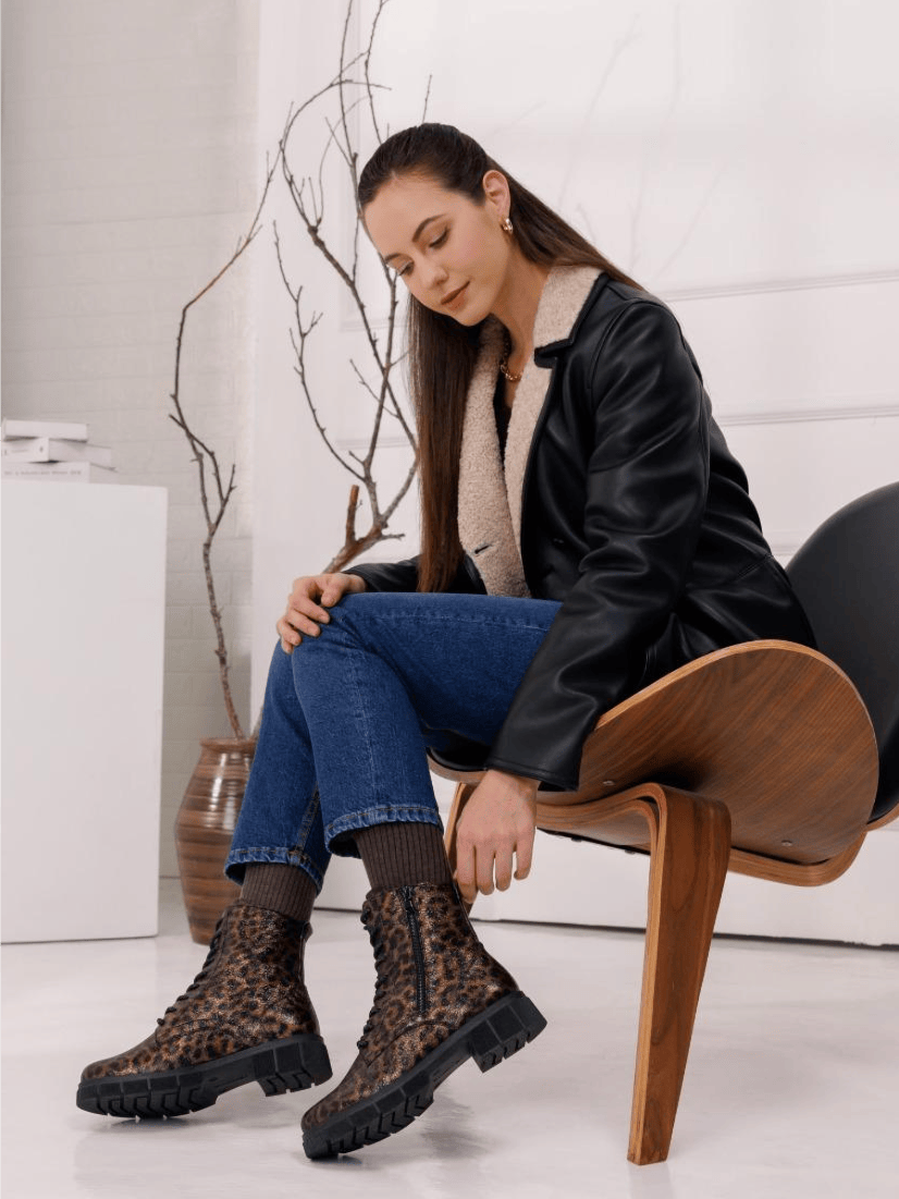 Bottes à lacets pour automne d2s72-90.